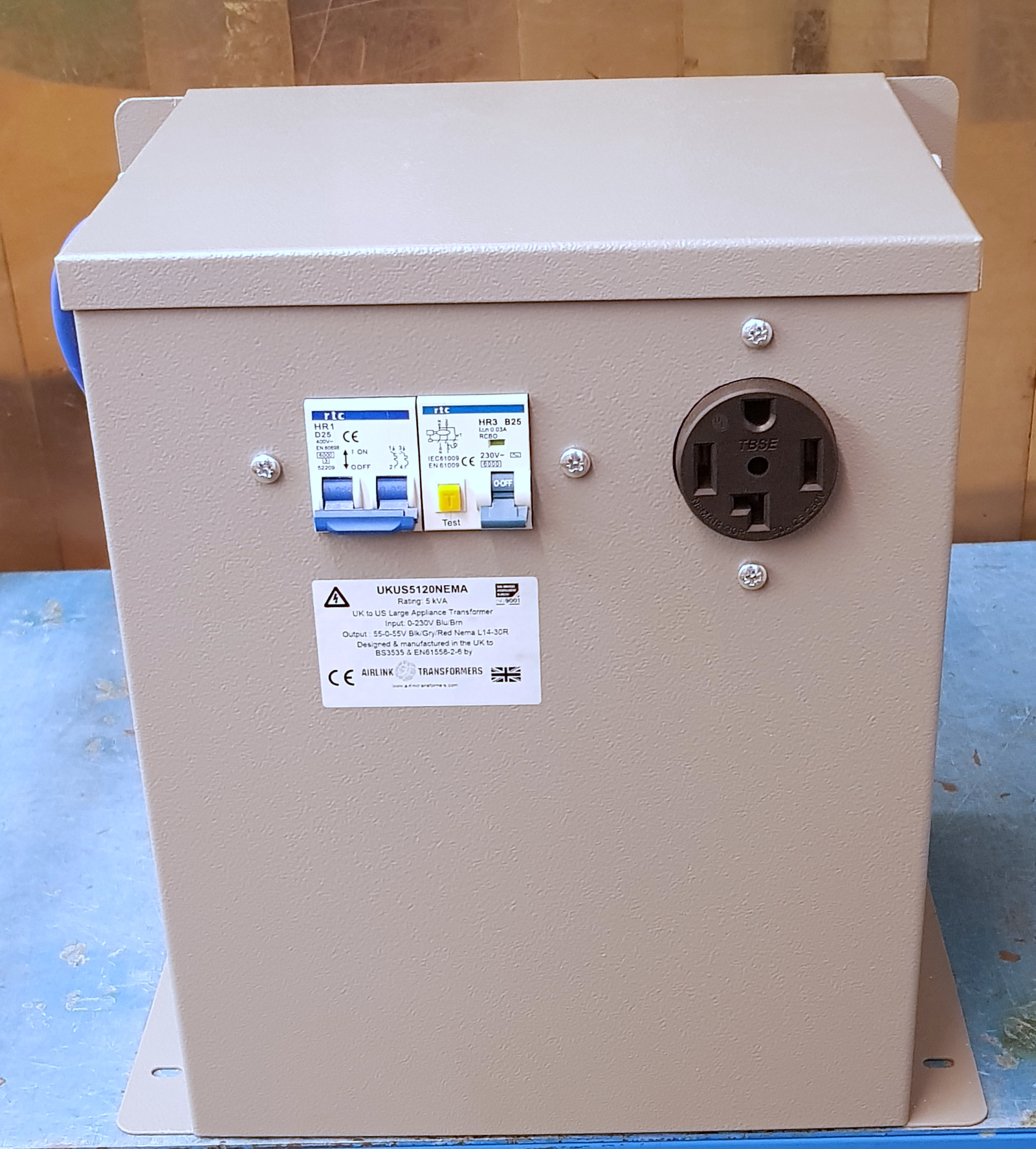 UK to US 240V (120+120V) Large Appliance Power Supply